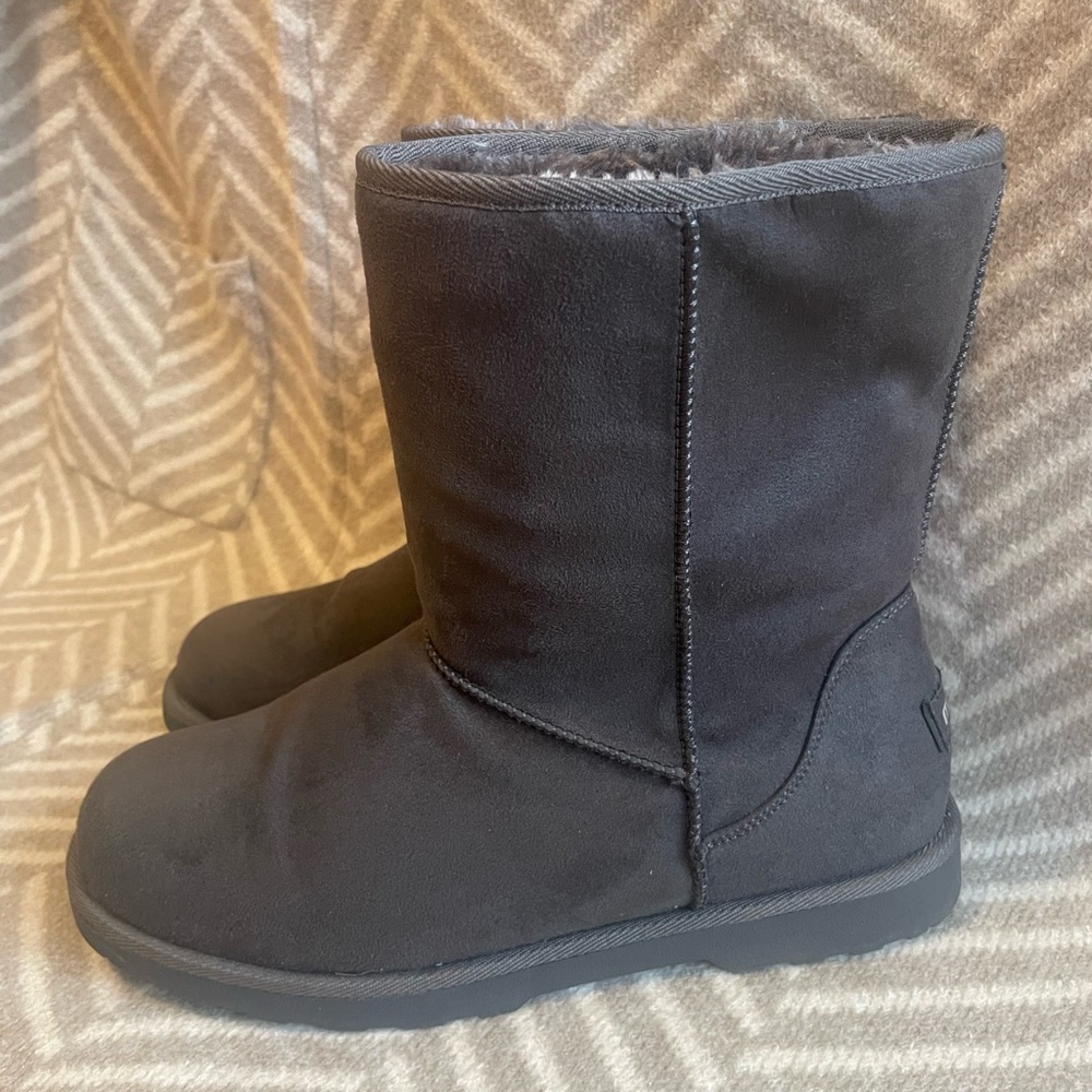 Malaku Grey Boots